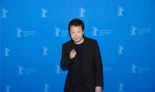 一直游到海水变蓝