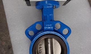 气动对夹式蝶阀